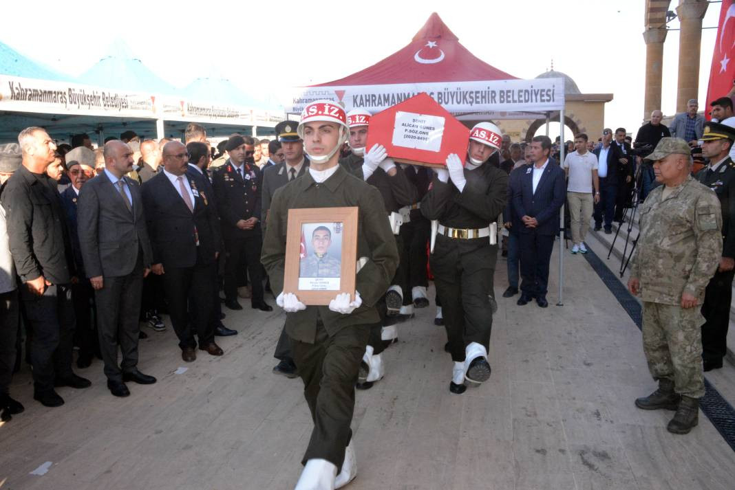 Şehit sözleşmeli onbaşı Alican Güneş’e son veda - Resim: 26